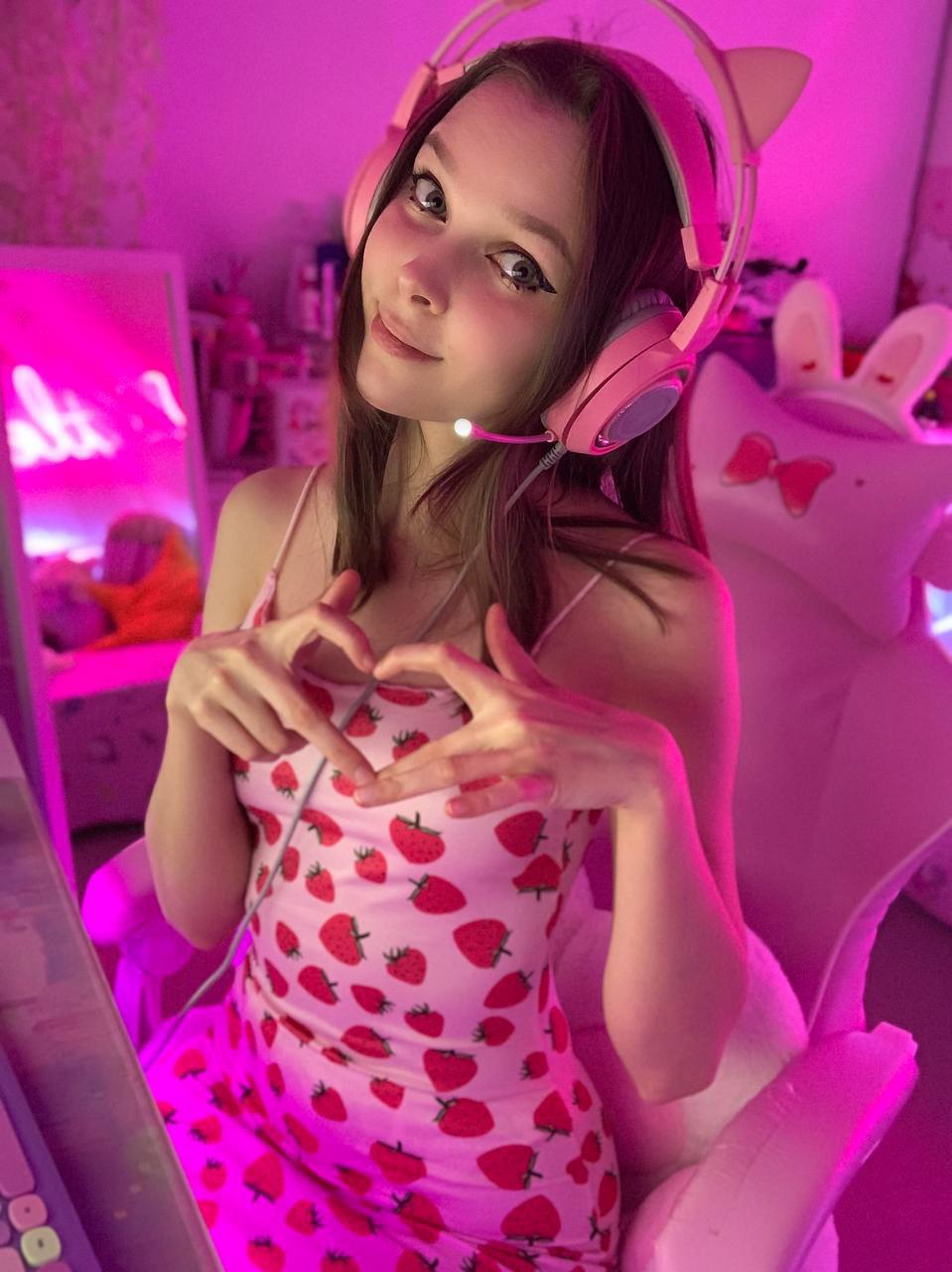 LittleKitty69 OnlyFans photo 17