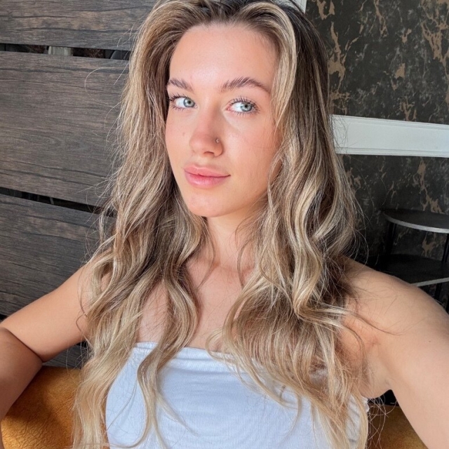 🌸 𝙈𝙖𝙧𝙞𝙚 🌸